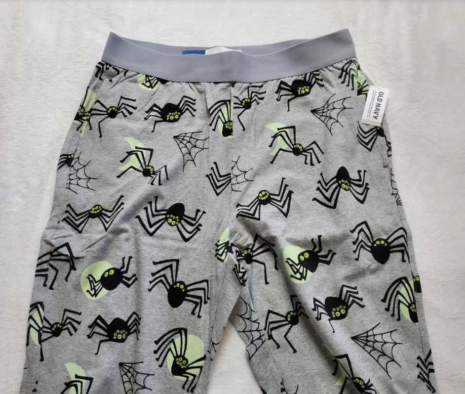 New men's M Old Navy Halloween glow in the dark spider moon pajama set pajamas