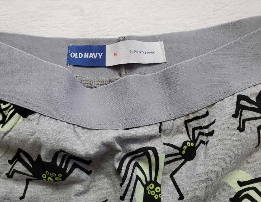 New men's M Old Navy Halloween glow in the dark spider moon pajama set pajamas
